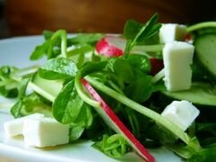 «Салат с ростками гороха и редисом» - приготовления блюда - шаг 3