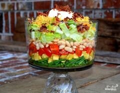 «Слоеный салат "Праздничный"» - приготовления блюда - шаг 7