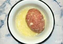 «Зразы с целым яйцом» - приготовления блюда - шаг 7