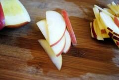 «Салат из капусты и яблок с маком» - приготовления блюда - шаг 3