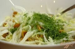 «Салат из пекинской капусты с опятами» - приготовления блюда - шаг 3