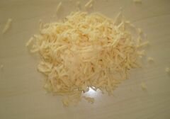 «Пирожки с сыром и ветчиной из слоеного теста» - приготовления блюда - шаг 3