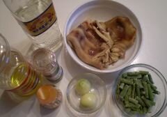 «Салат из стручковой фасоли и свиных ушей» - приготовления блюда - шаг 1