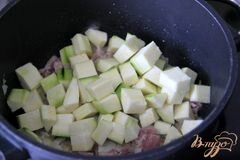 «Лапша с курицей и цукини в томатном соусе» - приготовления блюда - шаг 2