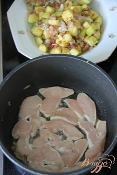 «Лапша с курицей и цукини в томатном соусе» - приготовления блюда - шаг 3
