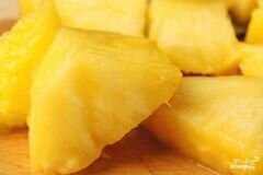 «Фруктовый салат в ананасе» - приготовления блюда - шаг 4