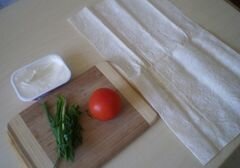 «Рулеты из лаваша с плавленым сыром и помидорами» - приготовления блюда - шаг 1