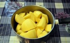«Клецки картофельные с сосисками в соусе» - приготовления блюда - шаг 1