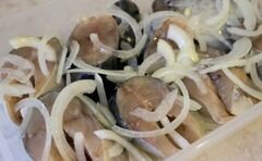 «Соленая скумбрия с кориандром» - приготовления блюда - шаг 7