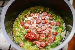«Суп с сосисками и брокколи» - приготовления блюда - шаг 4