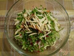 «Овощной салат с яблоком и майонезом» - приготовления блюда - шаг 6