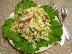 «Овощной салат с яблоком и майонезом» - приготовления блюда - шаг 9