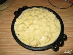 «Шарлотка со сметаной и яблоками» - приготовления блюда - шаг 7
