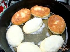 «Жареные пирожки на кефире с квашеной капустой» - приготовления блюда - шаг 16