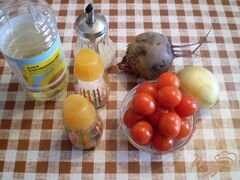 «Свекла тушенная с помидорами и луком» - приготовления блюда - шаг 1