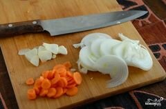 «Салат из лисичек с курицей» - приготовления блюда - шаг 2