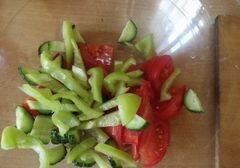 «Овощной салат с сардельками» - приготовления блюда - шаг 2