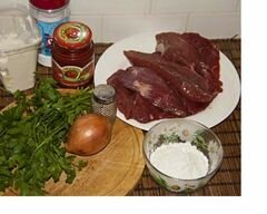 «Бефстроганов из отварного мяса» - приготовления блюда - шаг 1