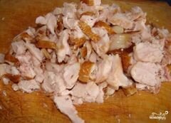 «Салат "Белый лебедь" с грибами» - приготовления блюда - шаг 2