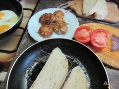 «Бутерброд с котлетой и яйцом» - приготовления блюда - шаг 4