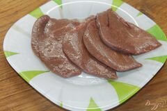 «Свиная печень в кляре с помидорами и сыром» - приготовления блюда - шаг 2