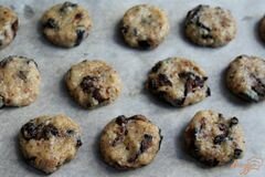 «Печенье на подсолнечном масле с черносливом и грецкими орехами» - приготовления блюда - шаг 6
