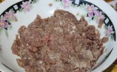 «Тушеные в соусе курино-говяжьи фрикадельки» - приготовления блюда - шаг 1