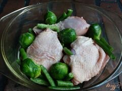 «Курица запеченная со стручковой фасолью и брюссельской капустой» - приготовления блюда - шаг 3