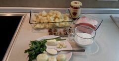 «Картофельный кропкакор под брюсничным соусом» - приготовления блюда - шаг 1