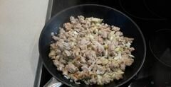 «Картофельный кропкакор под брюсничным соусом» - приготовления блюда - шаг 3