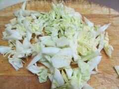 «Салат с копченой курицей и молодой капустой» - приготовления блюда - шаг 2