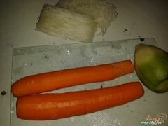 «Салат из фунчозы, зеленой редьки и моркови» - приготовления блюда - шаг 1