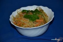 «Салат из фунчозы, зеленой редьки и моркови» - приготовления блюда - шаг 4
