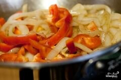 «Курица по-венгерски» - приготовления блюда - шаг 5