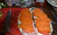 «Горячий бутерброд с корейской морковкой» - приготовления блюда - шаг 6
