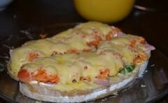 «Горячий бутерброд с корейской морковкой» - приготовления блюда - шаг 9