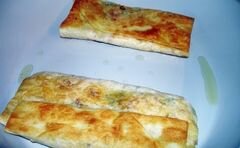 «Лаваш с сыром и колбасой на сковороде» - приготовления блюда - шаг 4