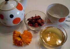 «Чай из шиповника и календулы» - приготовления блюда - шаг 1