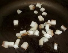 «Чесночные гренки со свиными и бараньими шкварками "К пиву"» - приготовления блюда - шаг 4