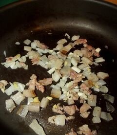 «Чесночные гренки со свиными и бараньими шкварками "К пиву"» - приготовления блюда - шаг 6