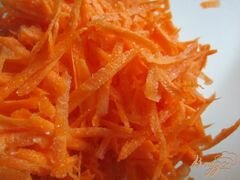 «Морковный салат с черными грибами» - приготовления блюда - шаг 2